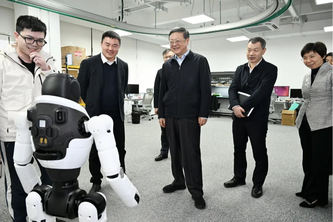 上海市委书记陈吉宁专题调研j9国际站机器人